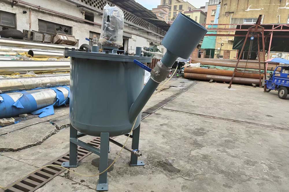 自动锁螺丝覆膜桶