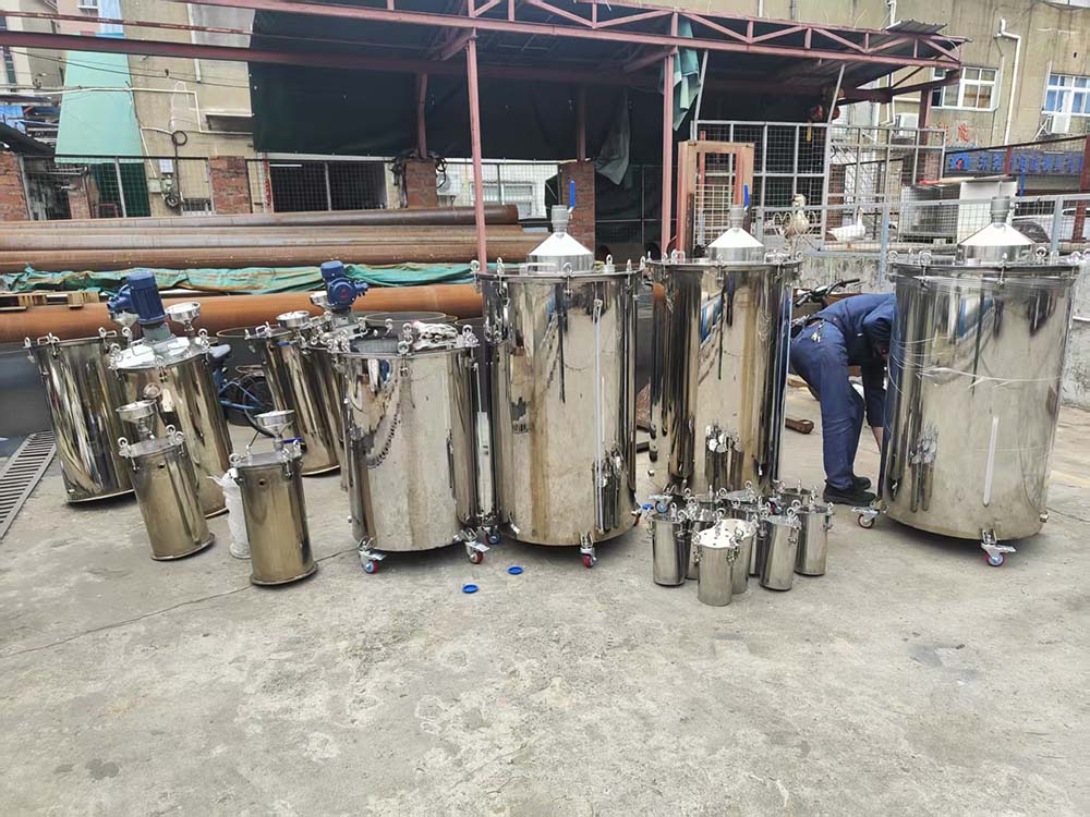 气动搅拌储料桶