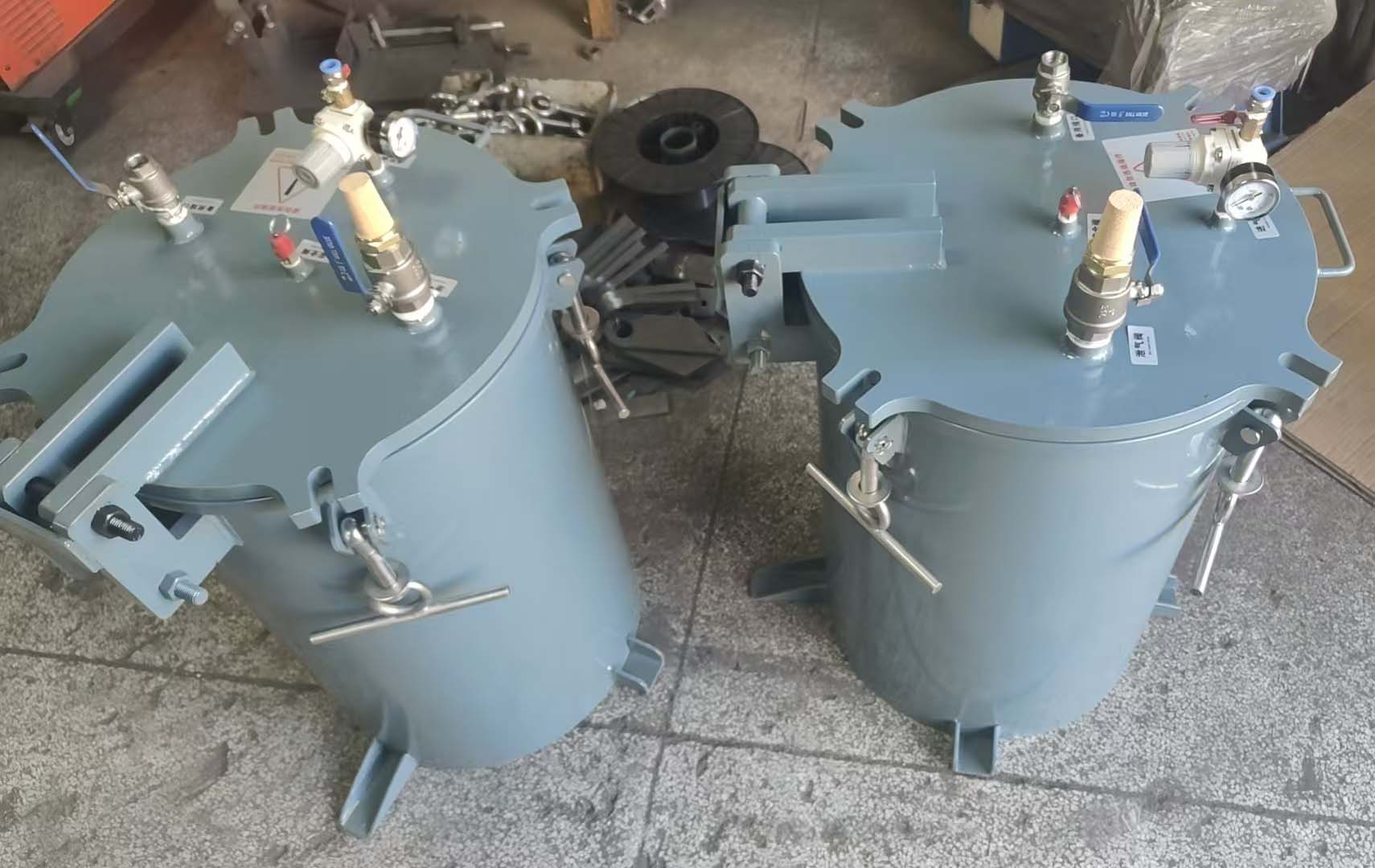 碳钢气动助开式压力储液桶